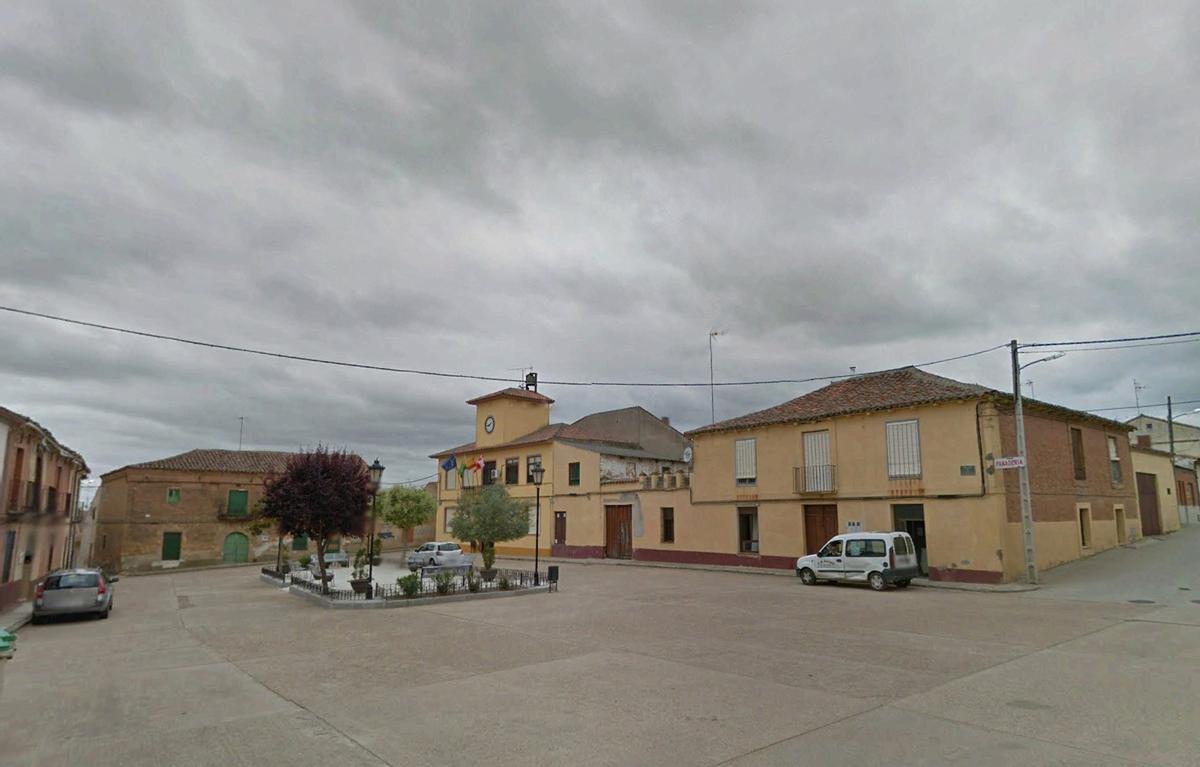 Casa Consistorial de Fuentes de Ropel.