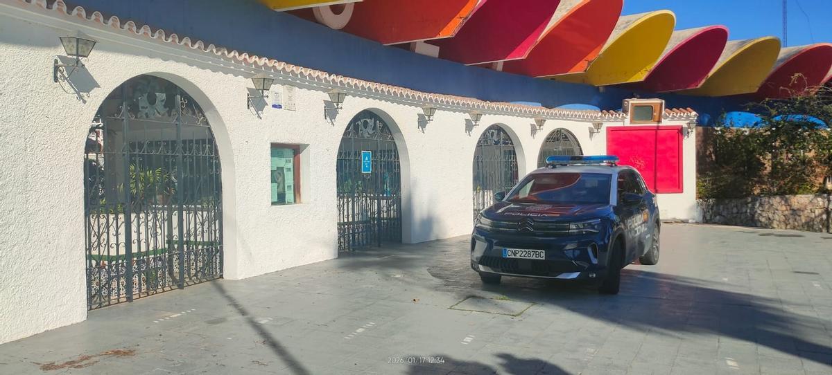 El guardían del parque alertó a la Policía Nacional que interceptó y expulsó de Tivoli a los asaltantes.