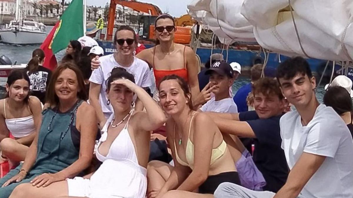 Los alumnos de Sa Colomina, en una excursión por el litoral del Algarve.