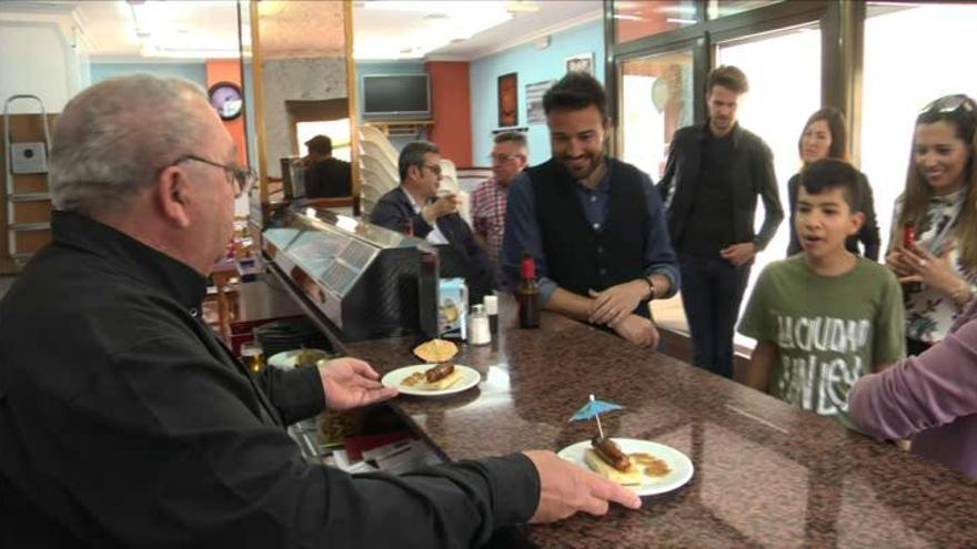 El chef Pablo Montoro elige la mejor creación con turrón de la VI Ruta Tapeando por Xixona