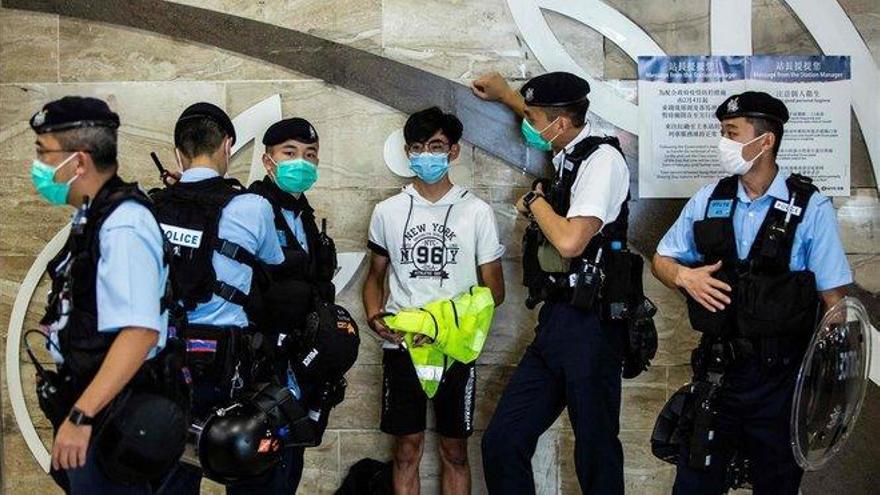 Al menos 15 detenidos en Hong Kong mientras se debate otra polémica ley