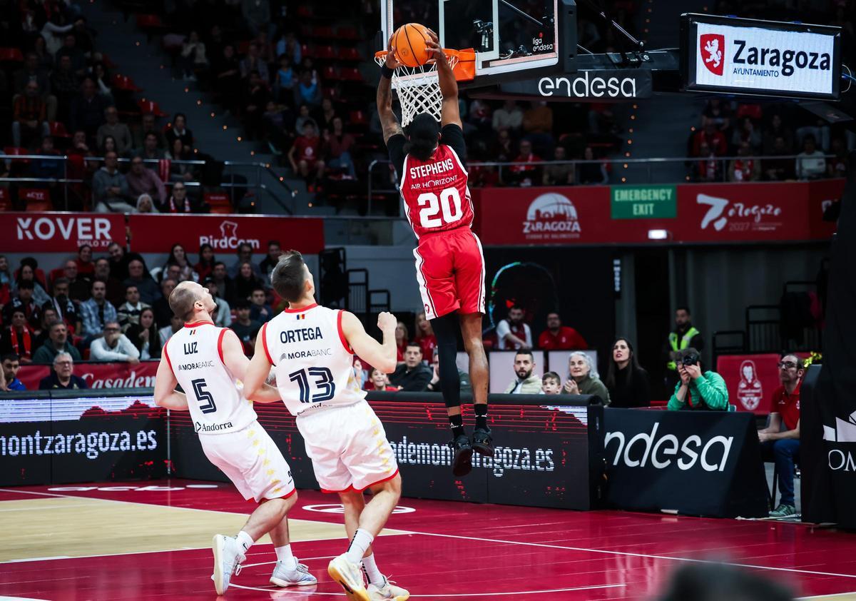 DJ Stephens durante esta temporada con el Casademont Zaragoza