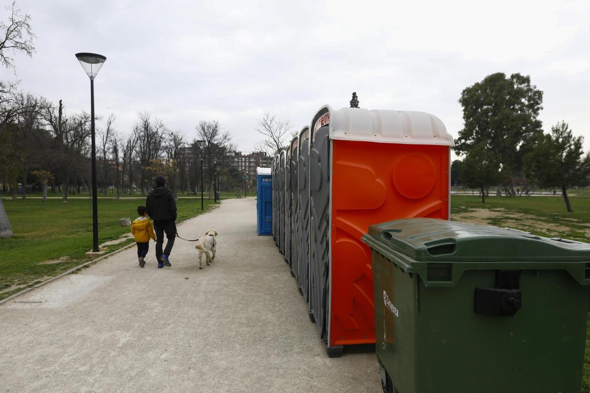 En imágenes | Una Cincomarzada atípica en Zaragoza: el Tío Jorge vacío y las máquinas trabajando en San Miguel y La Romareda