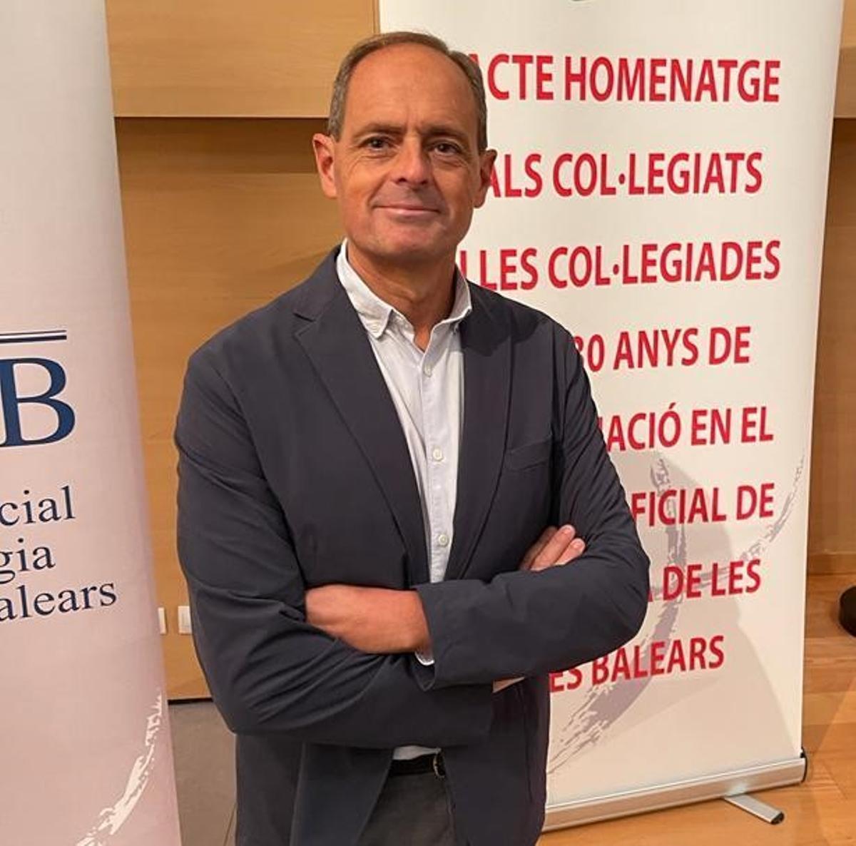 Javier Torres, decano del COPIB.