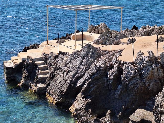 Las imágenes de ilegalidades en primera línea de la Costa dels Pins