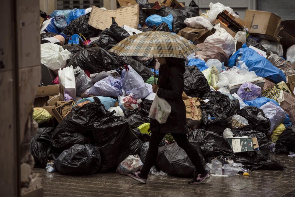 CIFRAN EN 2.874 TONELADAS LA BASURA SIN RECOGER ...