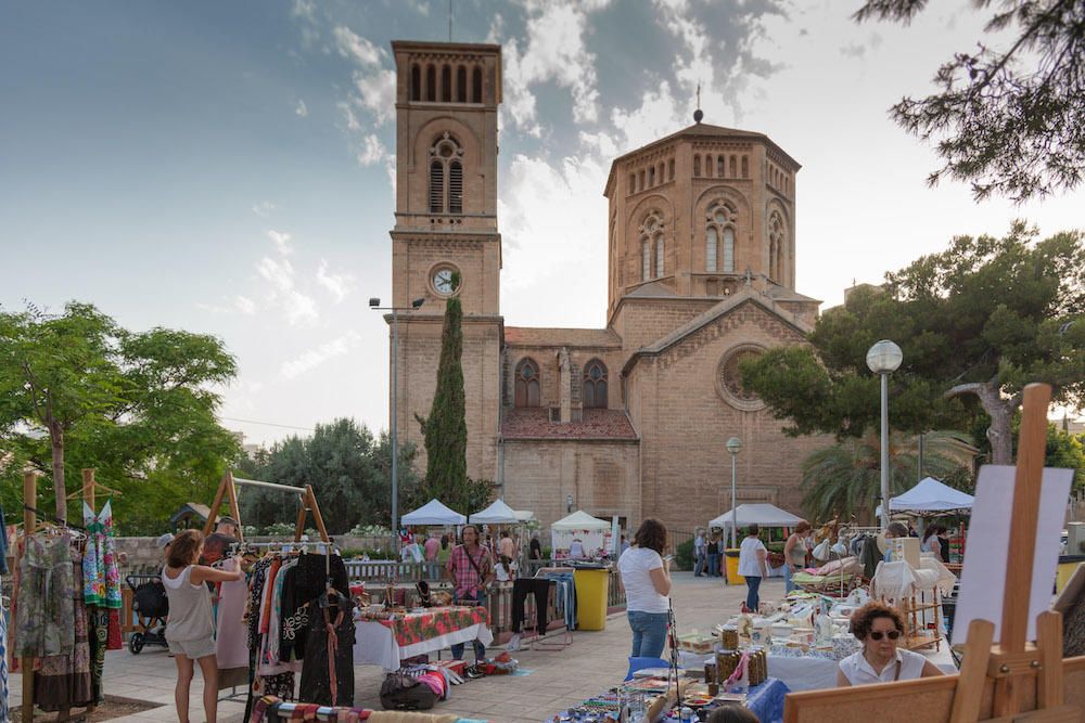 Estreno del horario nocturno del mercadilo de Sant Magí