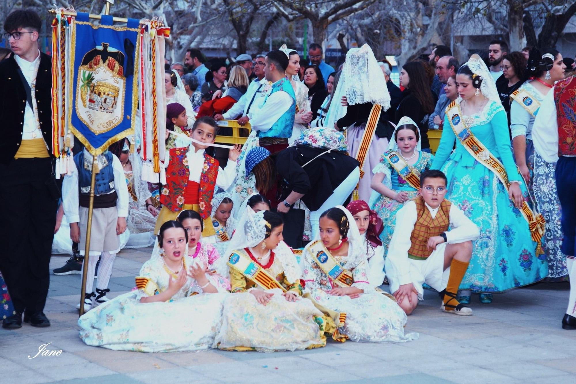 Búscate en la ofrenda y la entrega de premios de las fallas de Oliva