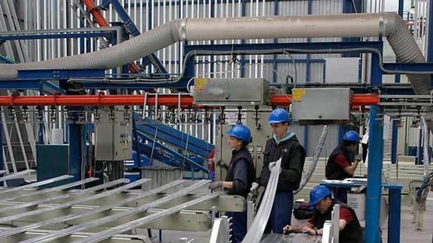 Trabajadores de Alas Aluminium en una imagen de archivo.