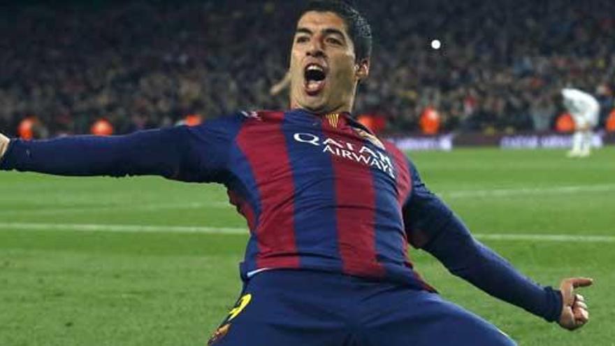 Suárez celebra un gol en el último Clásico.