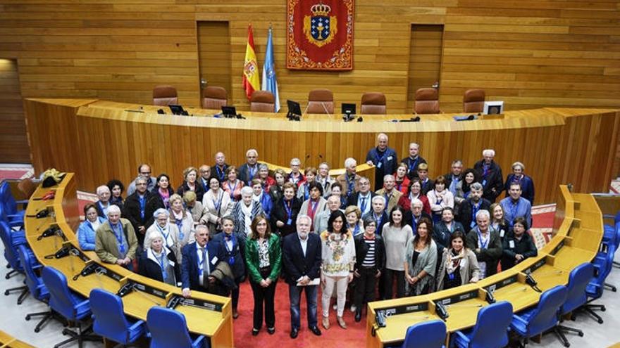 Visitantes, hoy, en el Parlamento de Galicia.