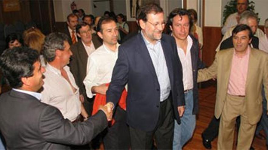 Floriano da su respaldo a Rajoy para seguir al frente del PP hasta el 2013