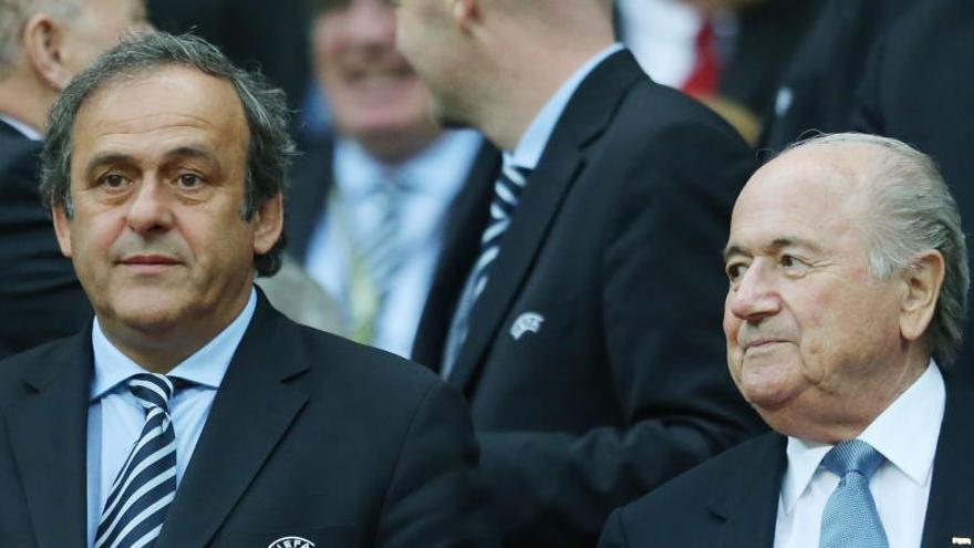 Michel Platini y Joseph Blatter.