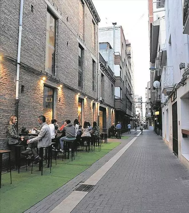 Las tascas se defienden y aseguran trabajar de forma «totalmente legal»