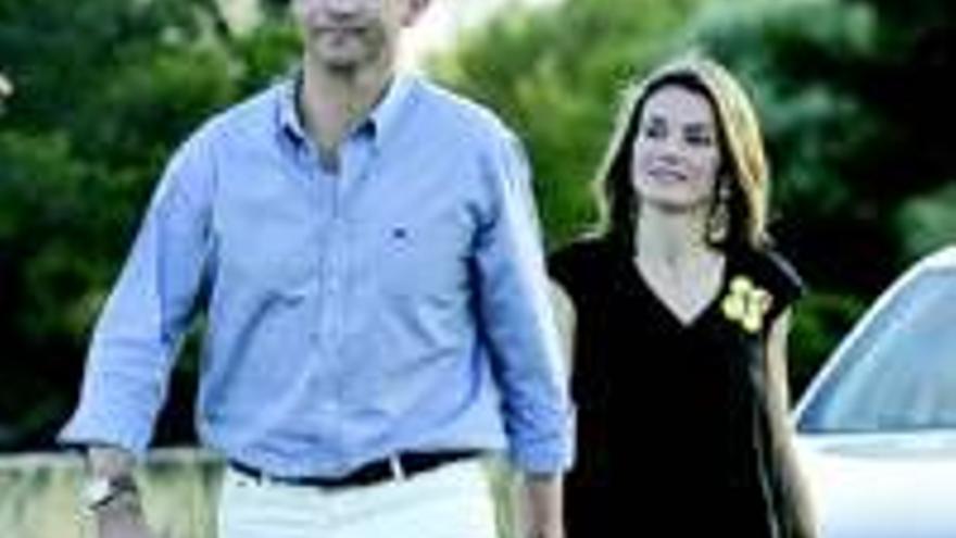 Complicidad entre Felipe y Letizia en Mallorca