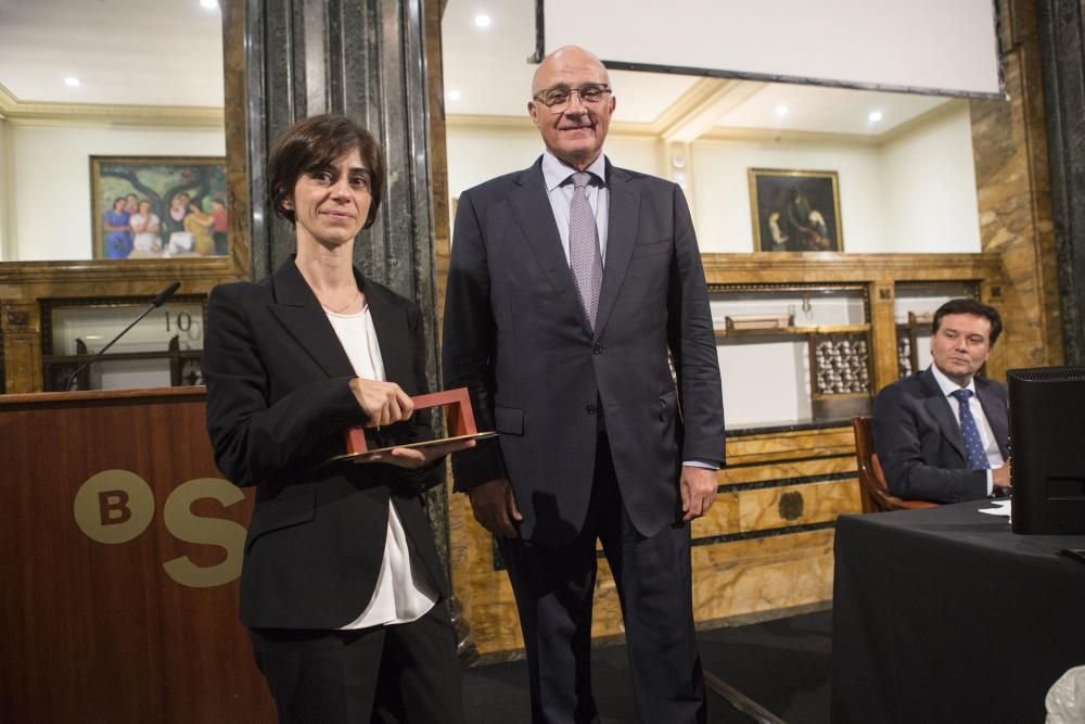 Entrega del premio del Banco Sabadell a la investigación económica a Nagore Iriberri