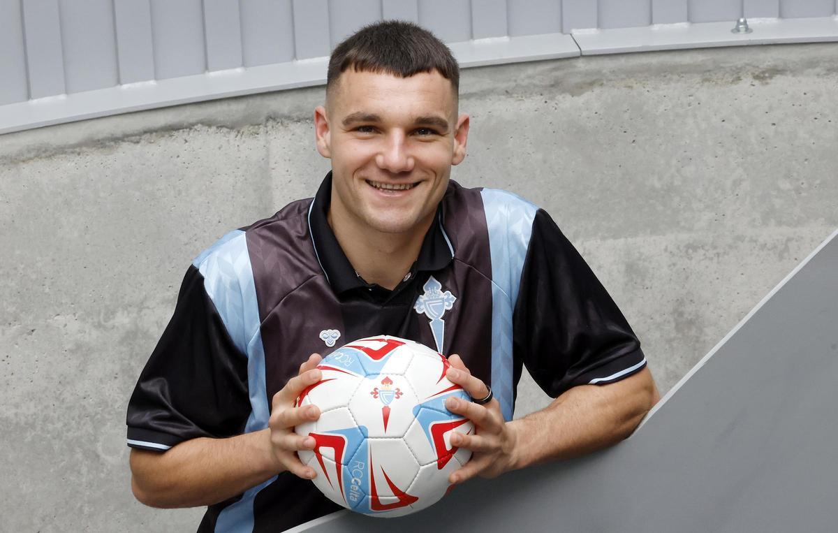 Ferran Jutglà, en las instalaciones de la ciudad deportiva del Celta, tras la entrevista.