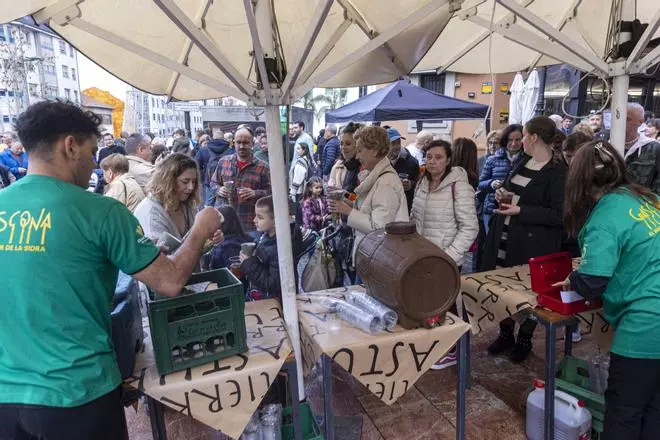 EN IMÁGENES: El gran amagüestu de la fiesta de otoño en la calle Gascona