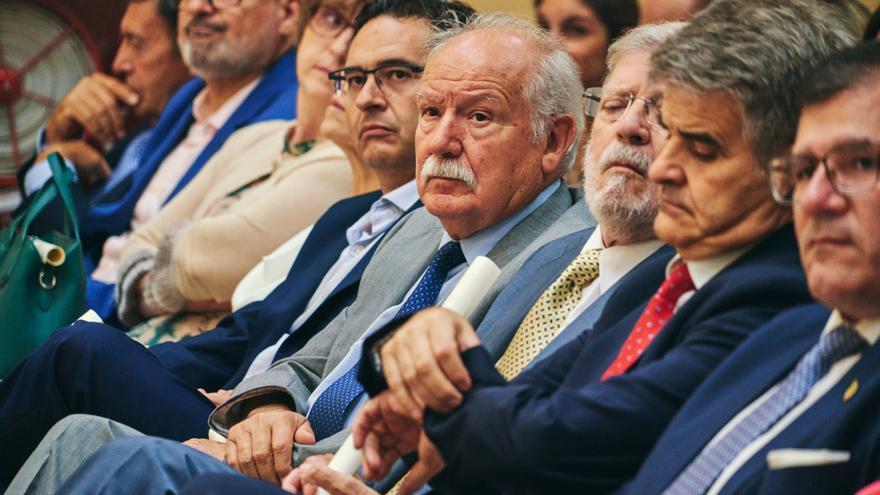 Fotogalería | Jesús Usón, colegiado de honor del Colegio de Médicos de Cáceres