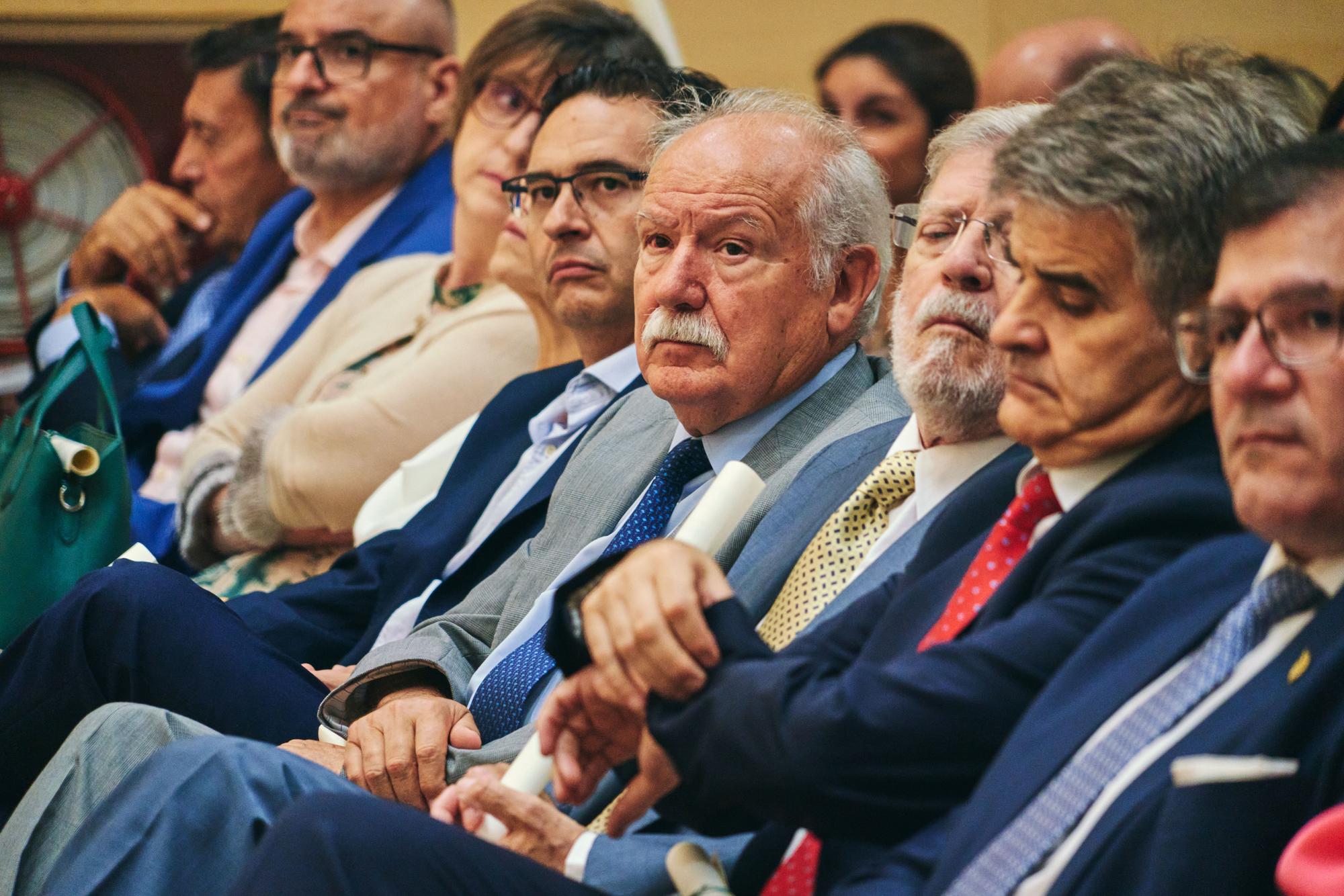 Fotogalería | Jesús Usón, colegiado de honor del Colegio de Médicos de Cáceres