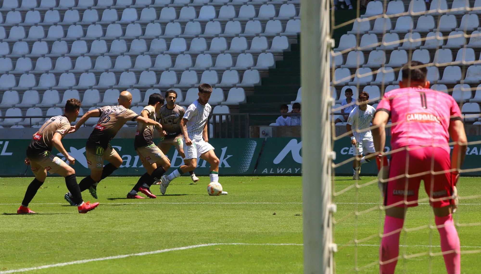 El derbi de play off entre el Córdoba B y el Ciudad de Lucena, en  imágenes