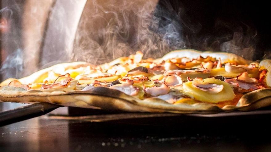 La pizza romana con masa extrafina y bordes crujientes, sello inconfundible de Da Capo