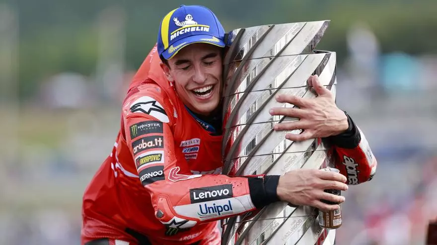 ¡Épico! Marc Márquez volvió a ser campeón del mundo y así lo celebró