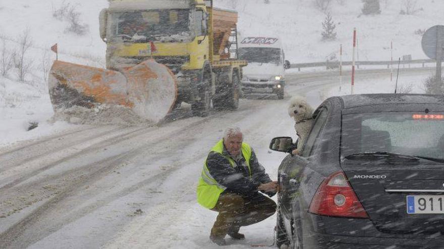 La falta de nieve reduce el uso de sal en las carreteras en un 30%