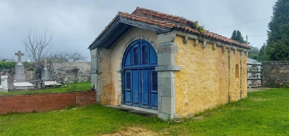 La Magdalena, un tesoro de estrellas tras la puerta azul de la capilla de Cabruñana