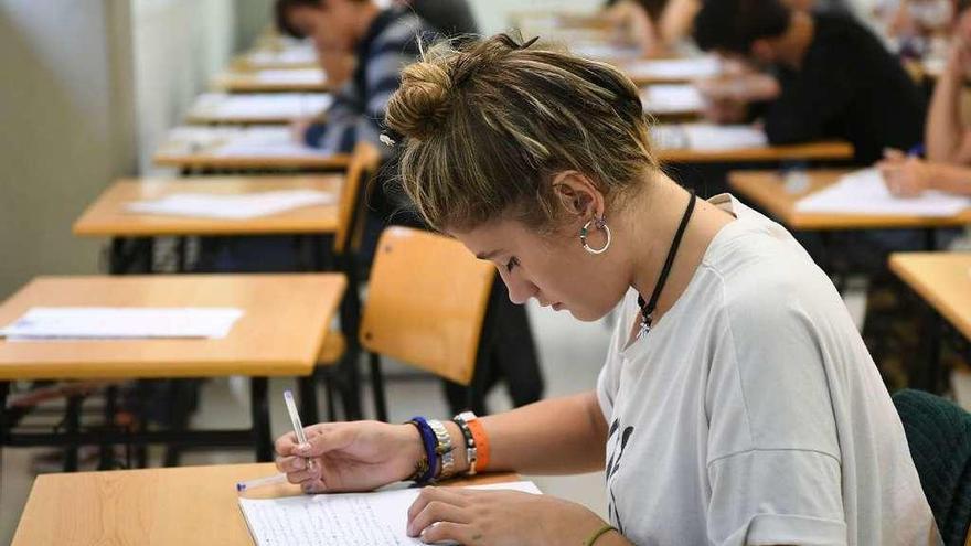 Alumnos durante las pruebas de acceso a la Universidad celebradas en A Coruña, el pasado septimbre.