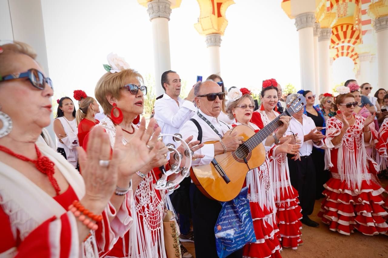 La Feria entra en calor con todas las mesas llenas