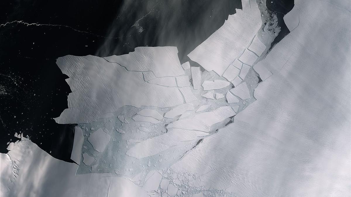 La Antártida va fragmentándose y derritiéndose
