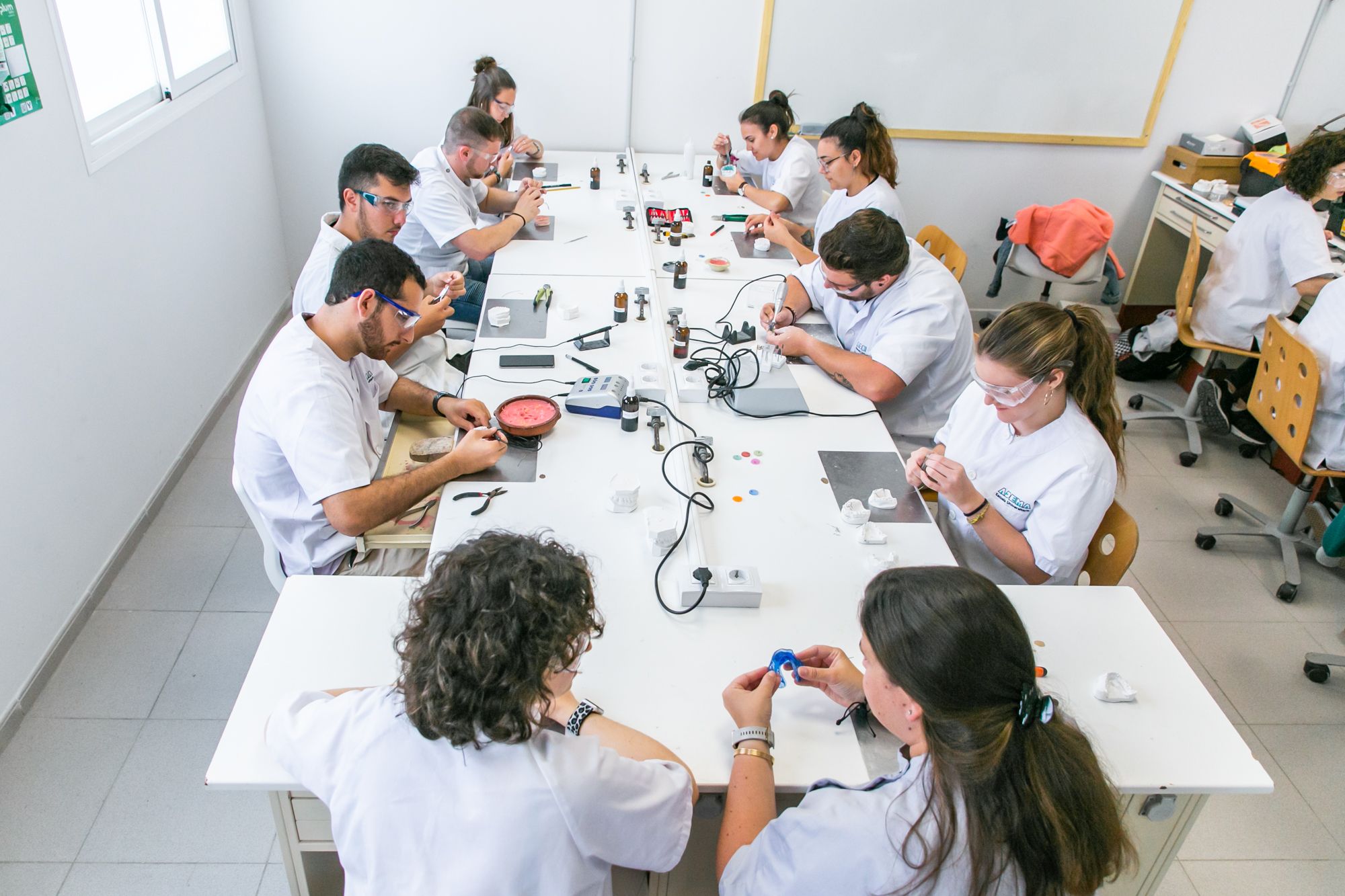 ADEMA-UIB apuesta por la educación innovadora y una metodología en servicios en Mallorca.