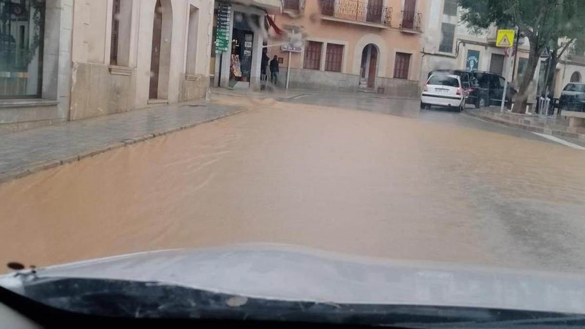 Eine Straße im Zentrum von Algaida