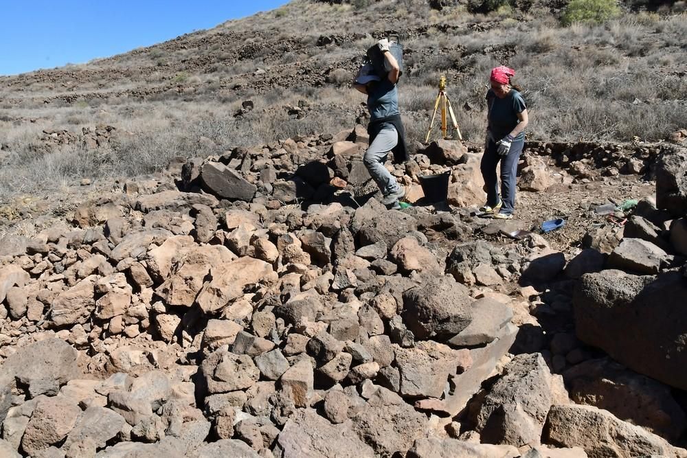 Hallan en La Fortaleza estructuras funerarias desconocidas en Canarias