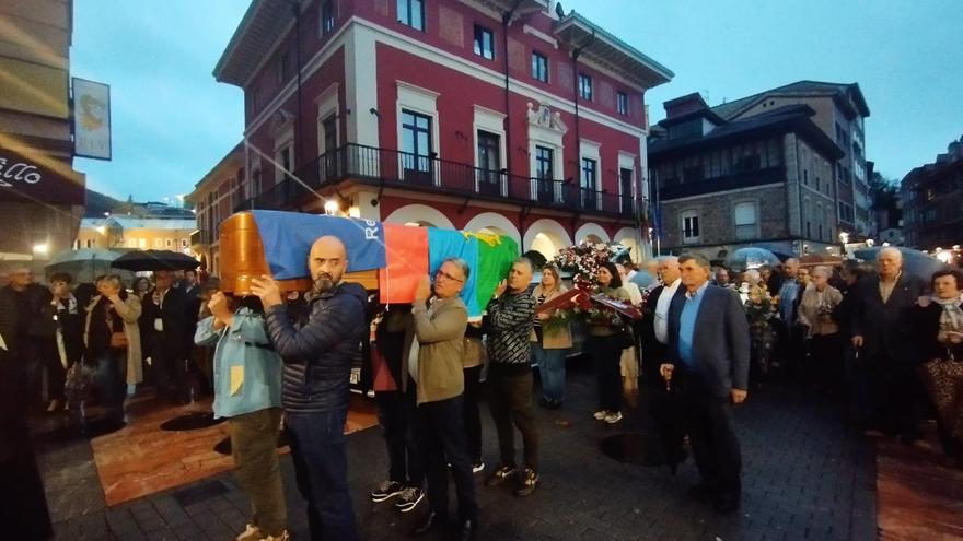 Emotivo adiós de los langreanos a Francisco Torre, el concejal que &quot;siempre estaba ahí&quot;