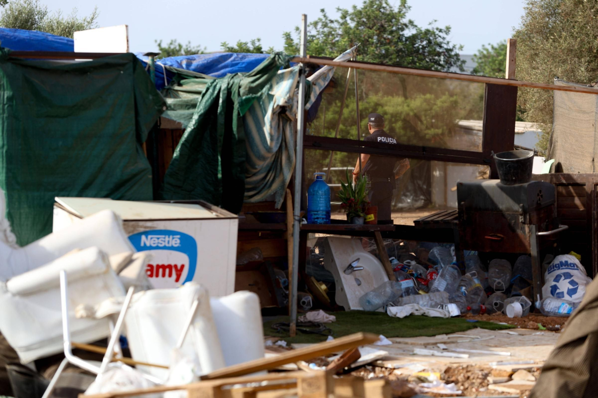 Todas las imágenes del desalojo de Can Rova 2 en Ibiza