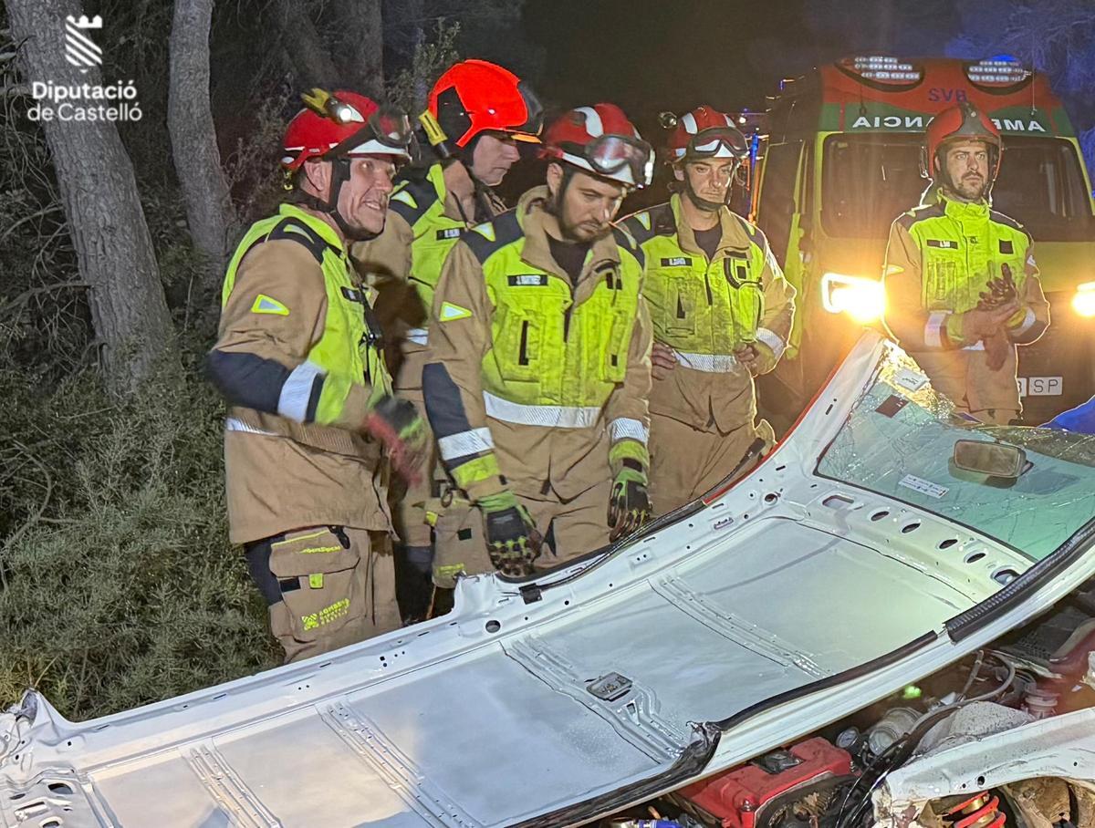Imágenes de la actuación del Consorcio Provincial de Bomberos en el accidente Imágenes de la actuación del Consorcio Provincial de Bomberos en el accidente