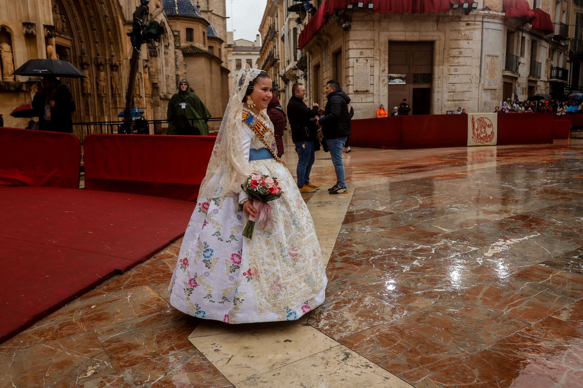 Falleras Mayores en la Ofrenda 2025. Día 18 (2/3)