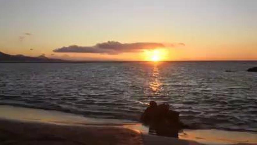 Puesta de sol veraniega en Las Canteras