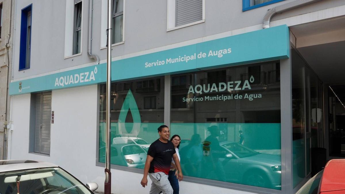 Oficina de Aquadeza, la adjudicataria del suministro en Lalín