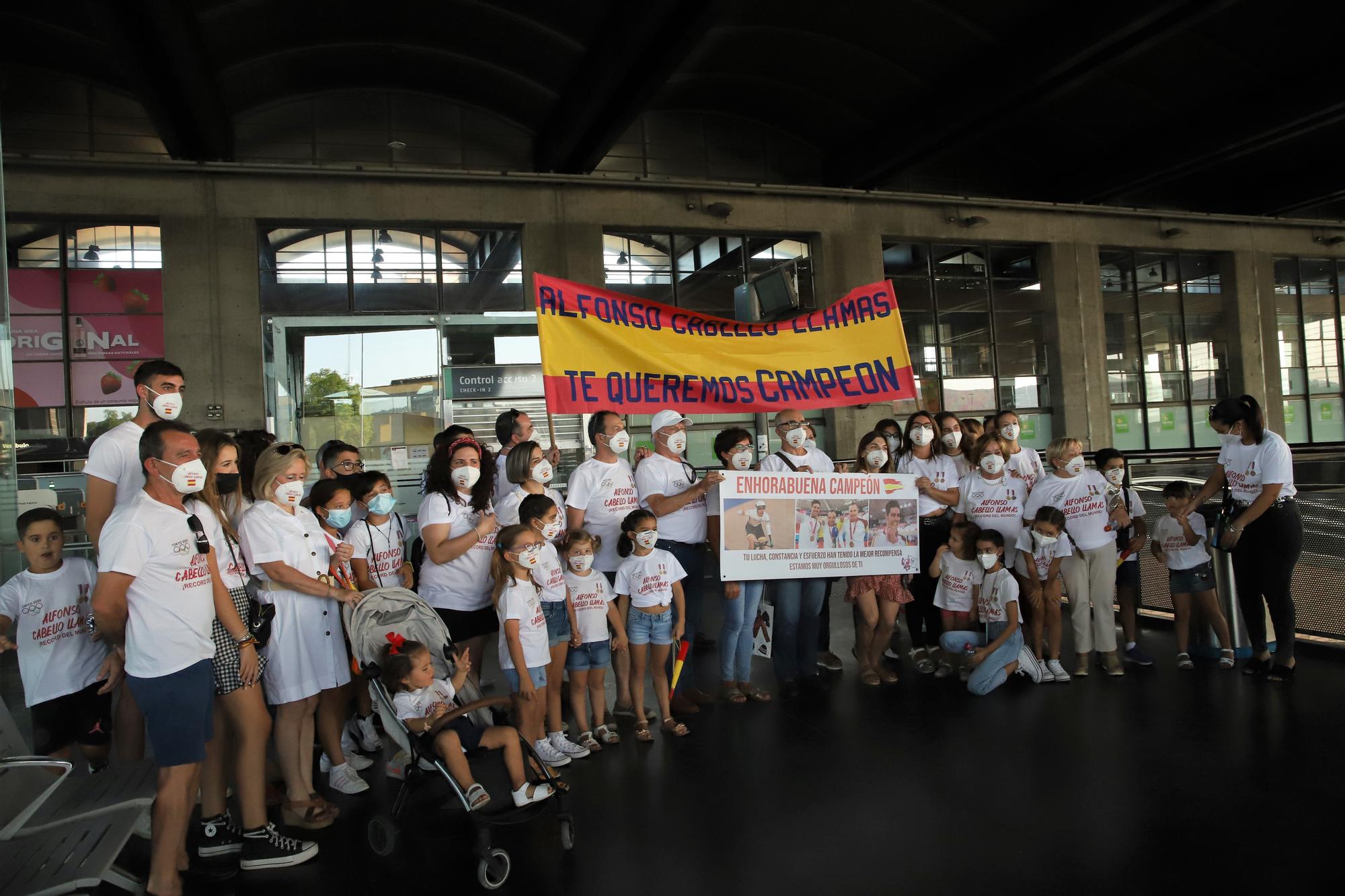 Gran recibiemiento al campeón paralímpico, Alfonso Cabello, a su llegada a Córdoba