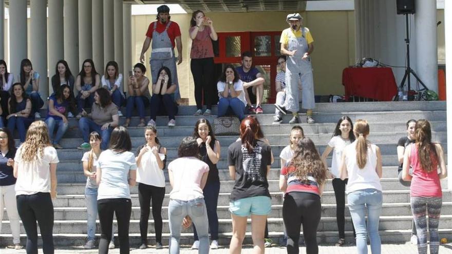 Una olimpiada circense cierra la primera edición de Circuni