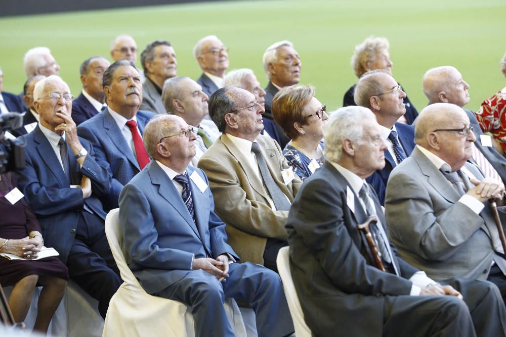 El Valencia rinde homenaje a sus socios más fieles