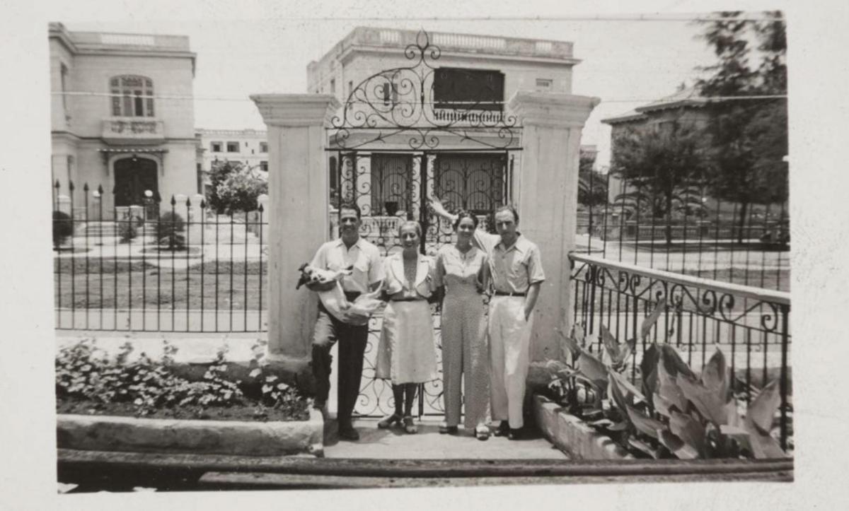 Joan Junyer y Dolors Canals, junto al Agustí Bartra y su esposa Anna Murià, en 1940 en La Habana.