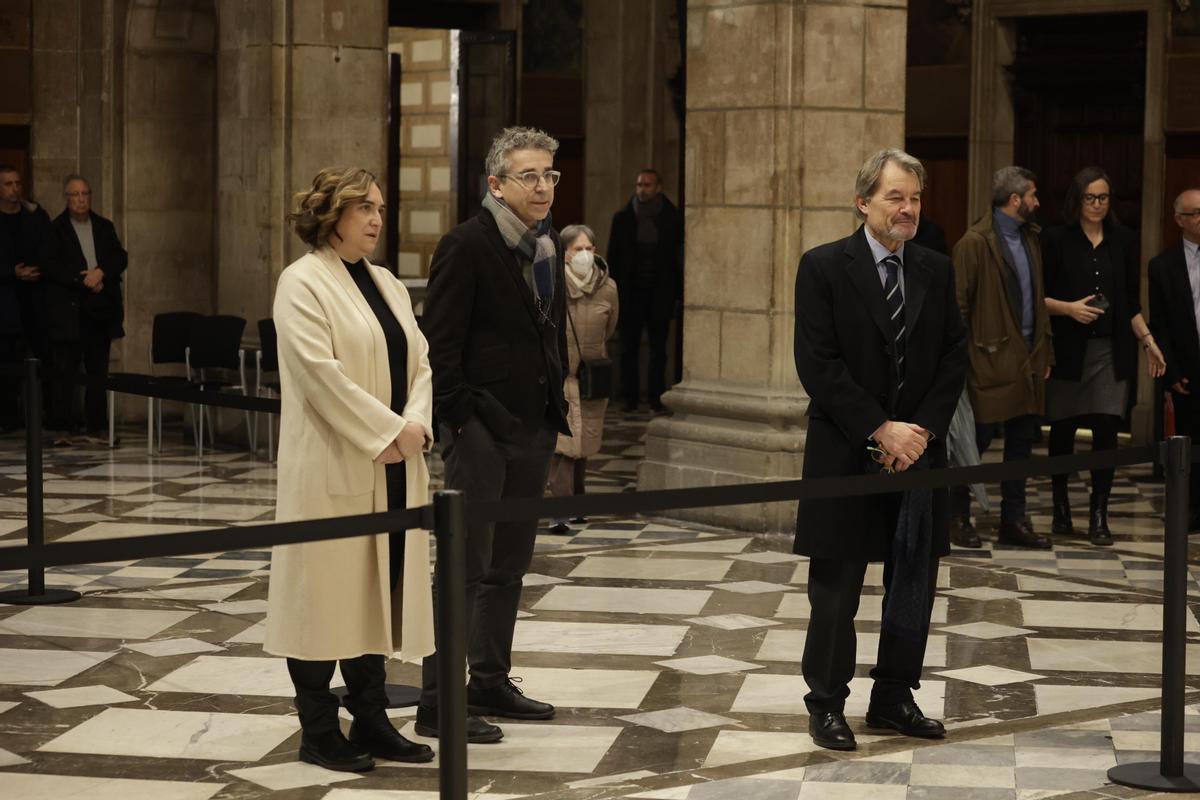 El Palau de la Generalitat acoge la capilla ardiente de Josep Maria Espinàs