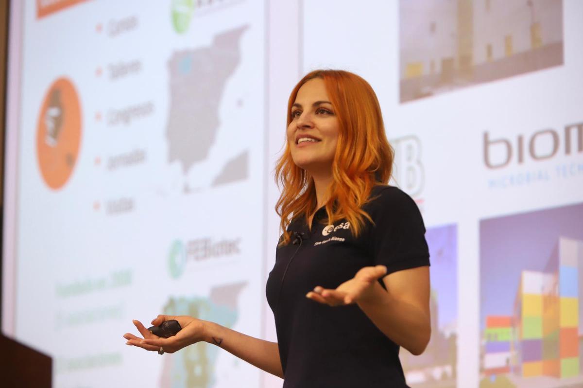 Sara García, en su conferencia en la Universidad de Córdoba.