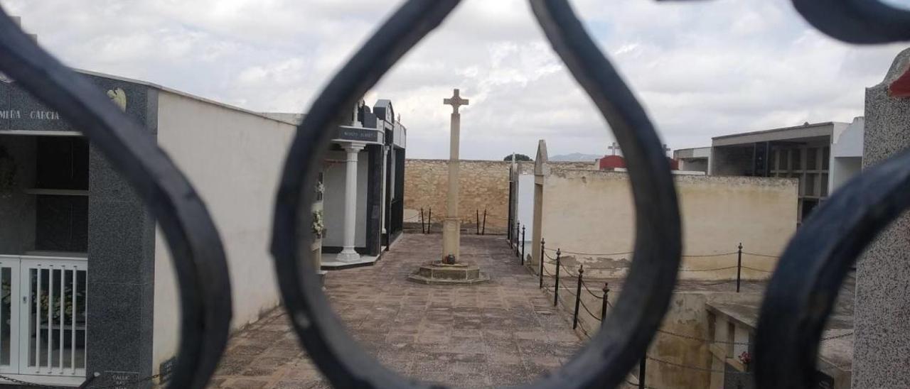 Cuarenta nichos del cementerio de Casas del Señor, en riesgo de derrumbe