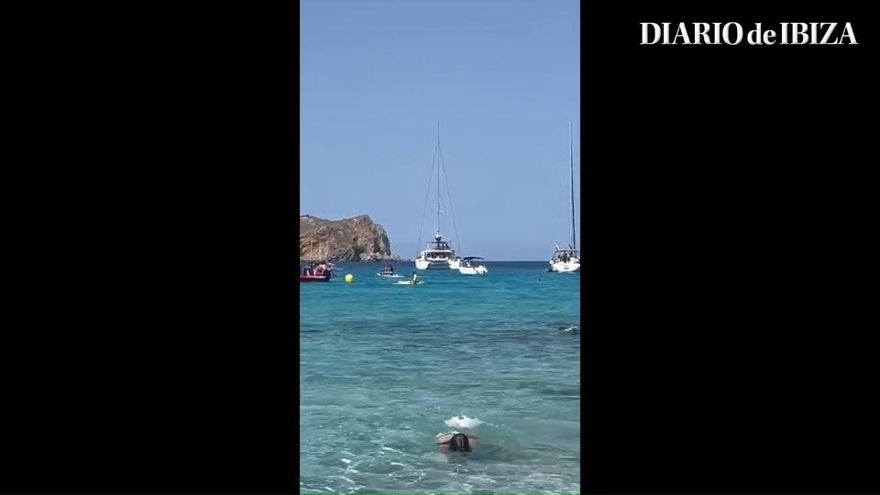 Un barco se hunde en Platges de Comte