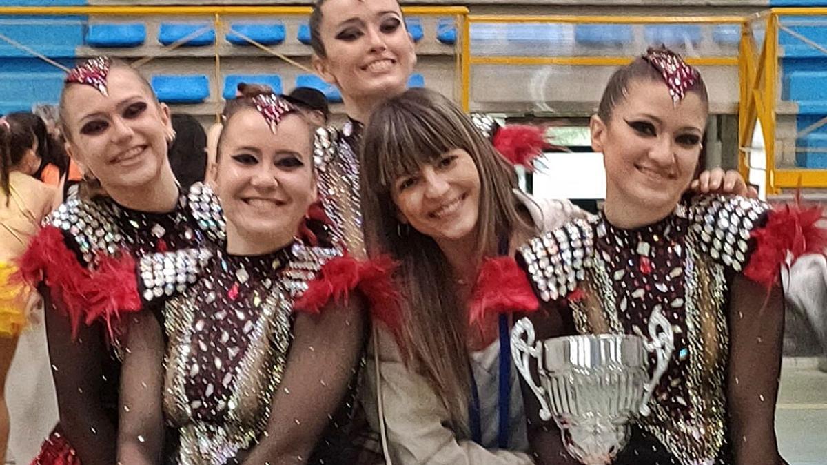 El equipo del Club Patín Axel de Arteixo que se proclamó campeón gallego de cuarteto show. |  // LA OPINIÓN